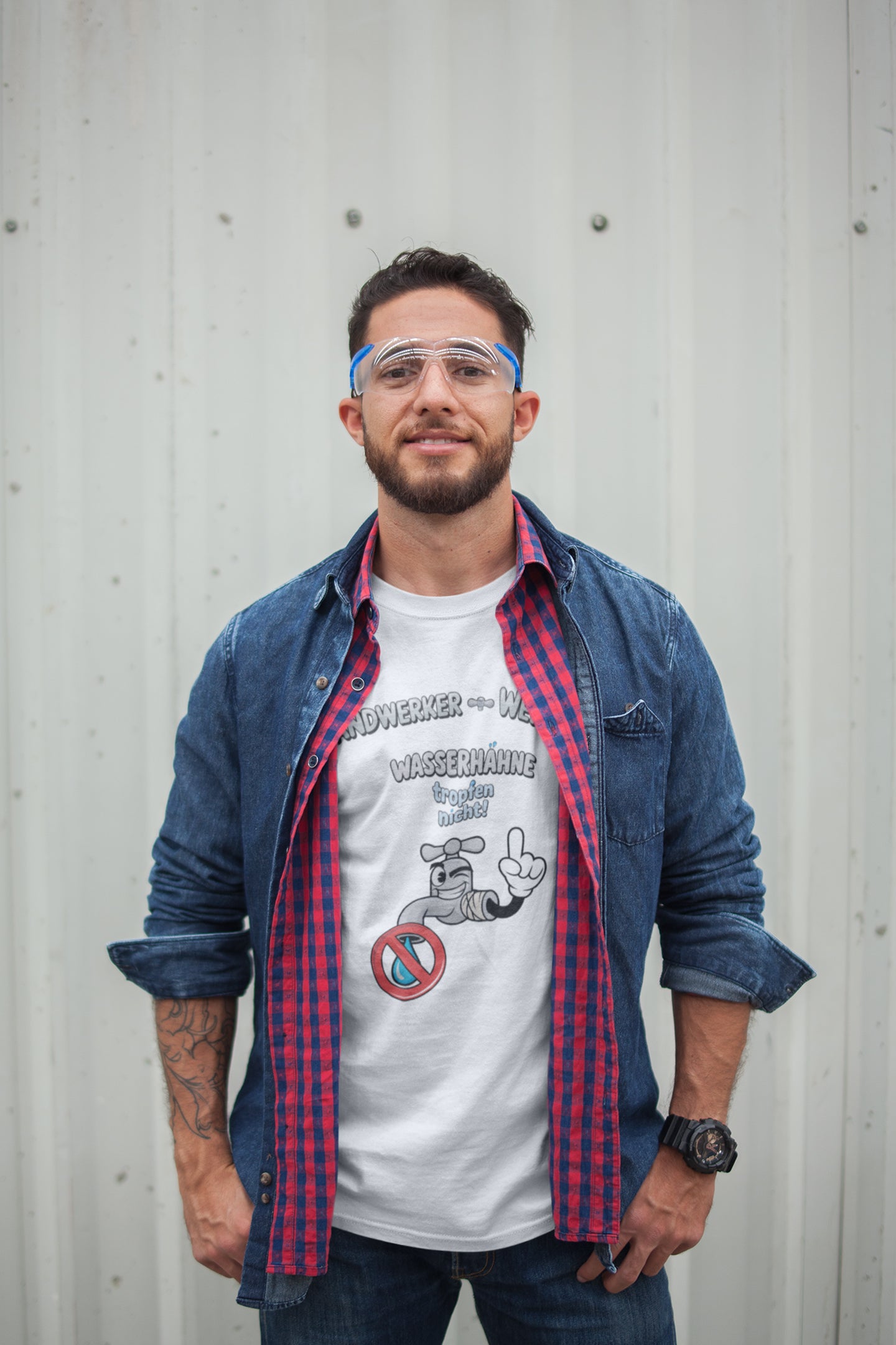 Comic-Wasserhahn mit Spruch auf Herren-T-Shirt – SmartFamLife