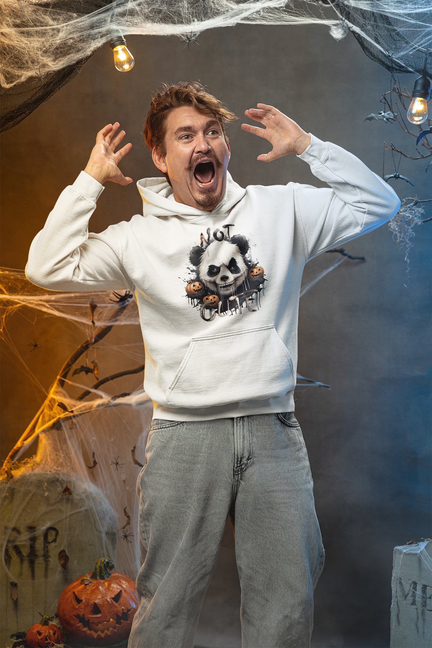 Hochwertiger Herren Hoodie mit Not Cute für einen coolen und gruseligen Look.